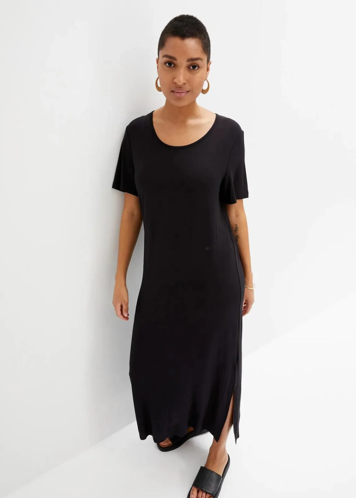 bonprix Bekleidung·Pullover & Strickjacken|Kleider^Jerseykleid aus fließendem Viskose-Mix schwarz