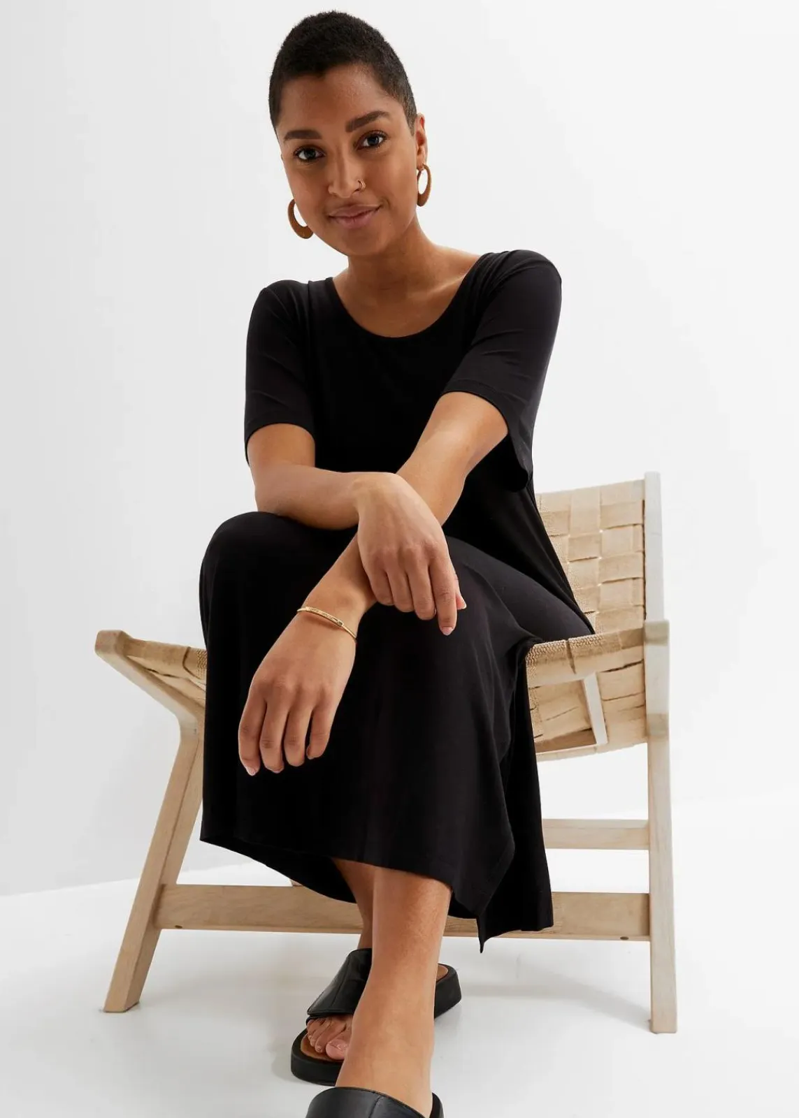 bonprix Bekleidung·Pullover & Strickjacken|Kleider^Jerseykleid aus fließendem Viskose-Mix schwarz