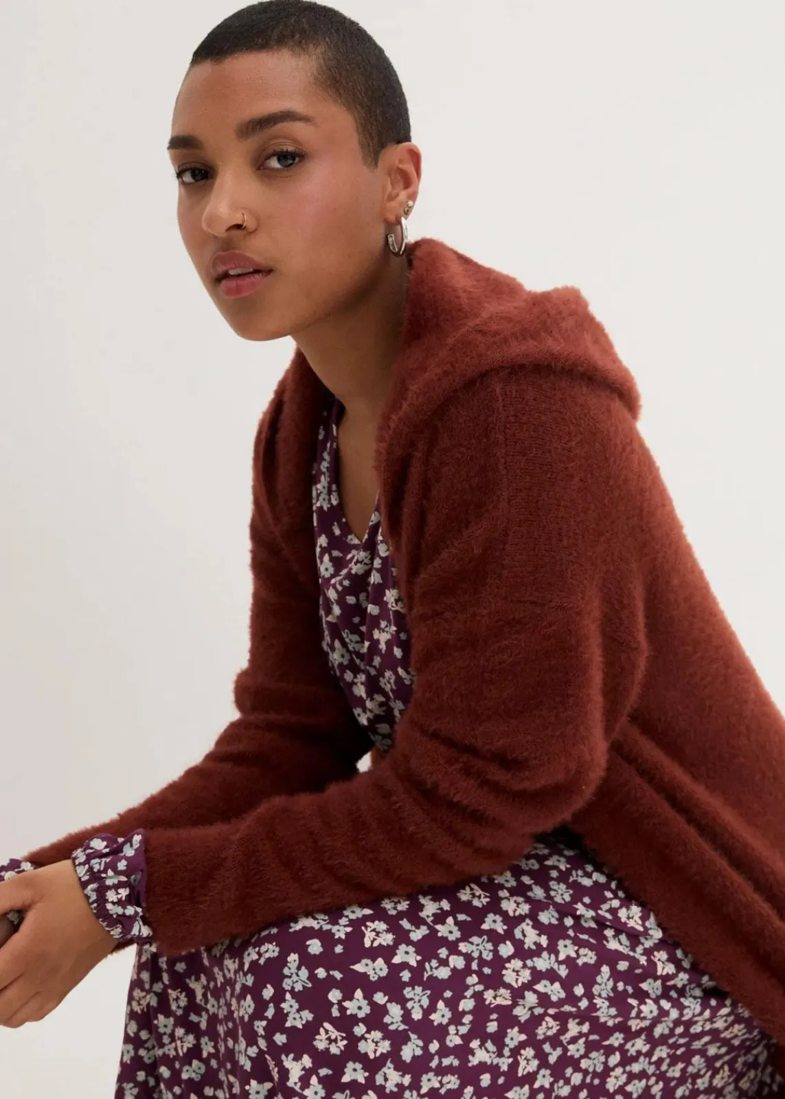 bonprix Bekleidung·Pullover & Strickjacken|Kleider^Jerseykleid aus fließendem Viskose-Mix aubergine geblümt