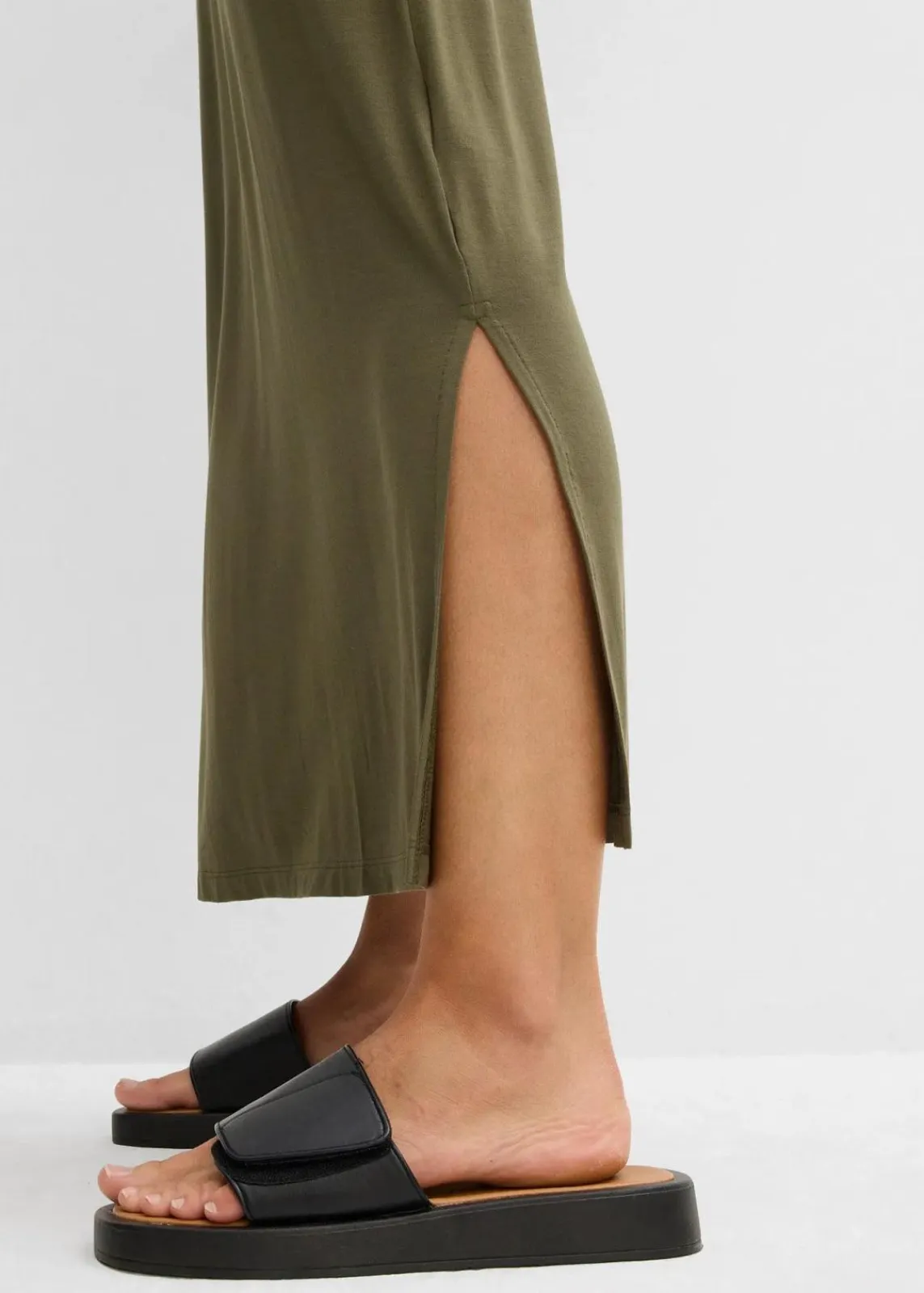 bonprix Nachhaltigere Materialien|Kleider^Jerseykleid aus fließendem Viskose-Mix dunkeloliv