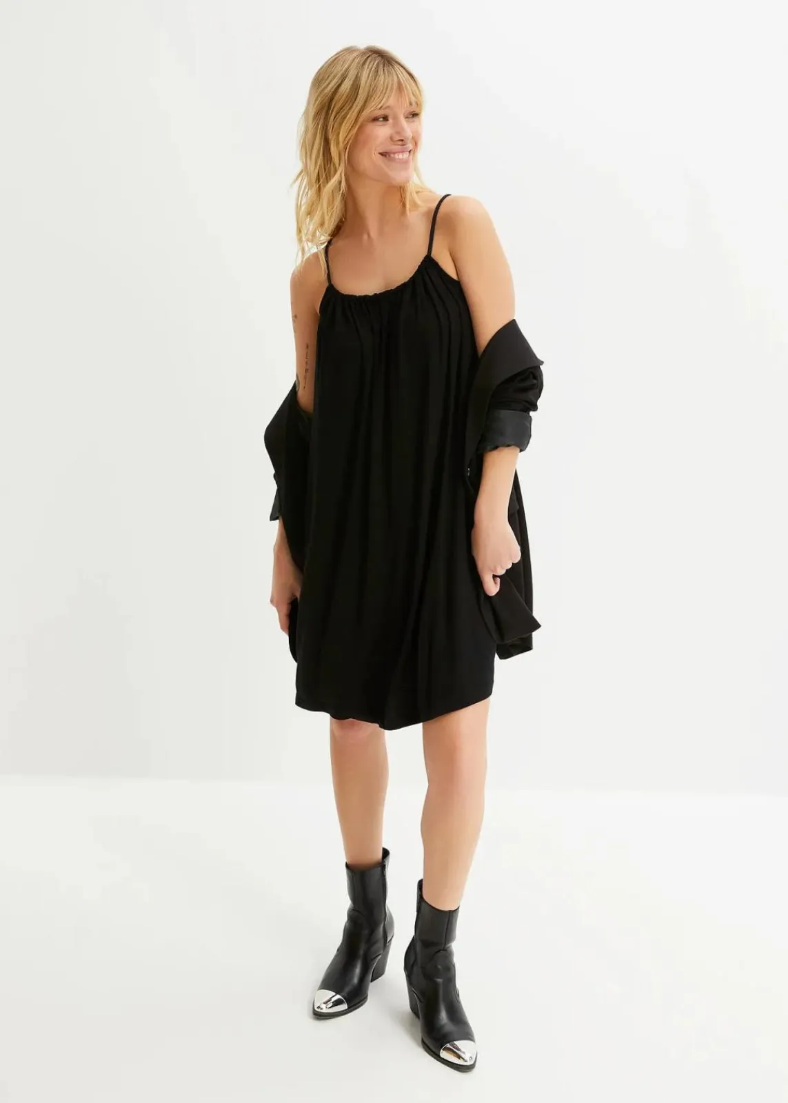 bonprix Bekleidung·Pullover & Strickjacken|Kleider^Jerseykleid aus fließender Viskose schwarz