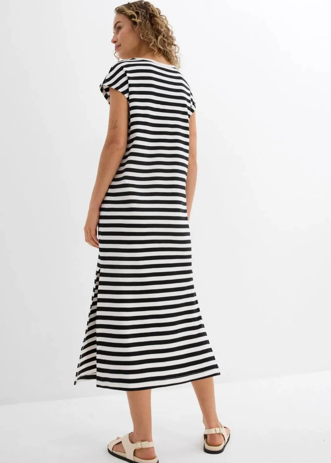 bonprix Nachhaltigere Materialien|Kleider^Jerseykleid aus reiner Baumwolle schwarz/wollweiß gestreift