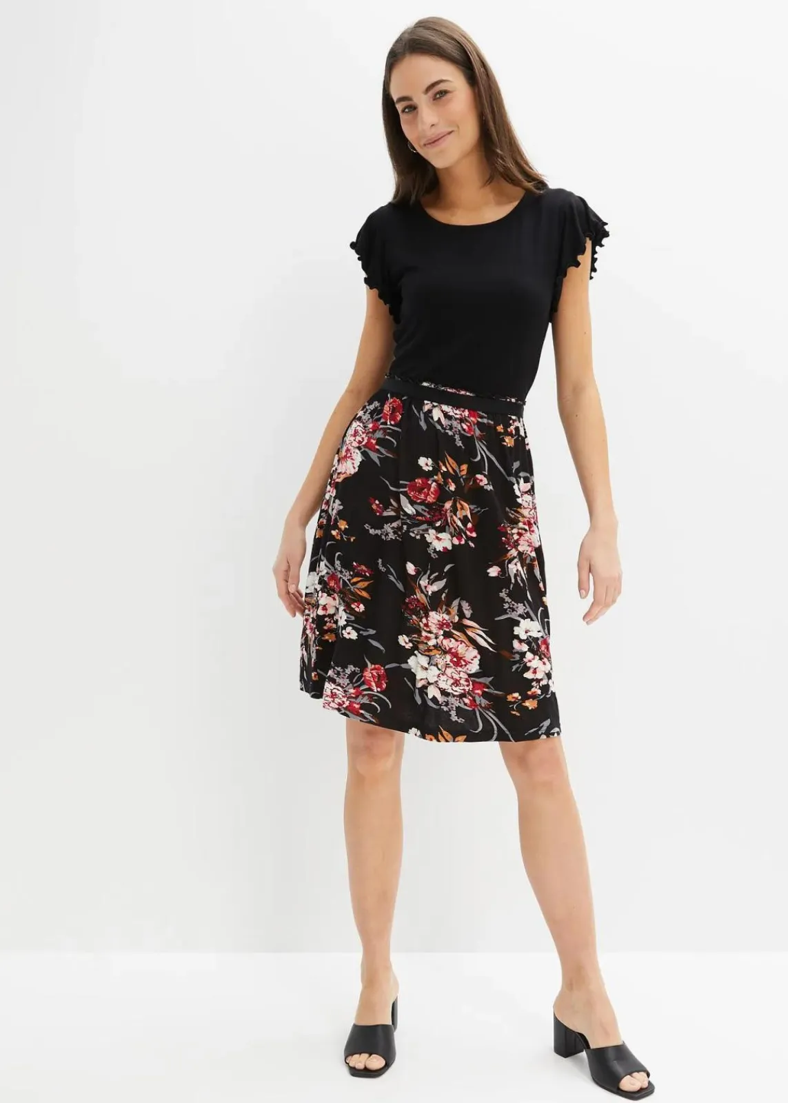 bonprix Nachhaltigere Materialien|Kleider^Jerseykleid aus Viskose-Mix schwarz floral