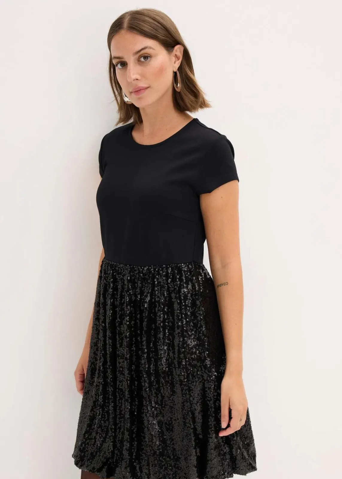 bonprix Bekleidung·Pullover & Strickjacken|Nachhaltigere Materialien^Jerseykleid aus Viskose-Mix schwarz