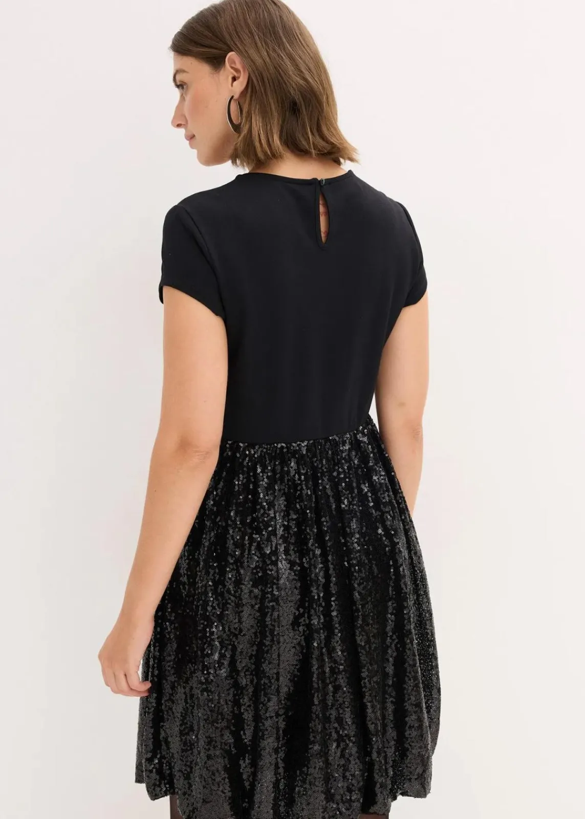 bonprix Bekleidung·Pullover & Strickjacken|Nachhaltigere Materialien^Jerseykleid aus Viskose-Mix schwarz