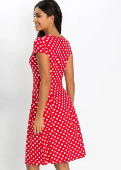 bonprix Kleider|Nachhaltigere Materialien^Jerseykleid aus Viskose-Mix erdbeere/weiß gepunktet