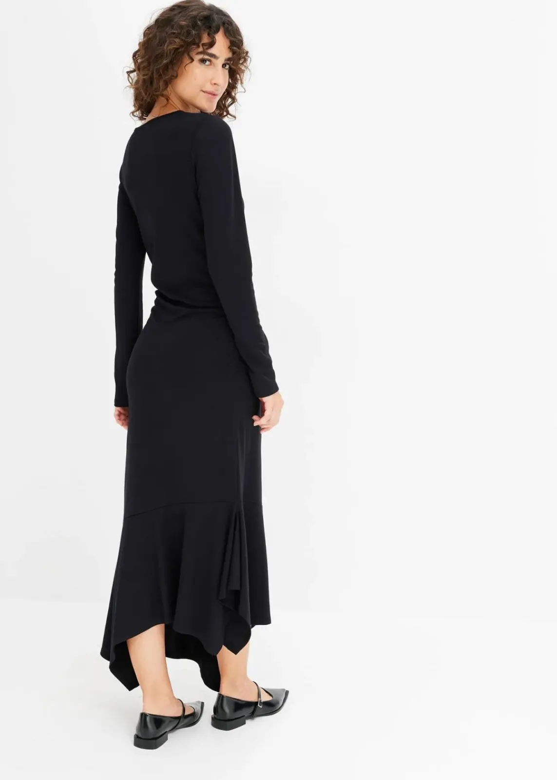 bonprix Bekleidung·Pullover & Strickjacken|Kleider^Jerseykleid mit asymmetrischem Saum schwarz