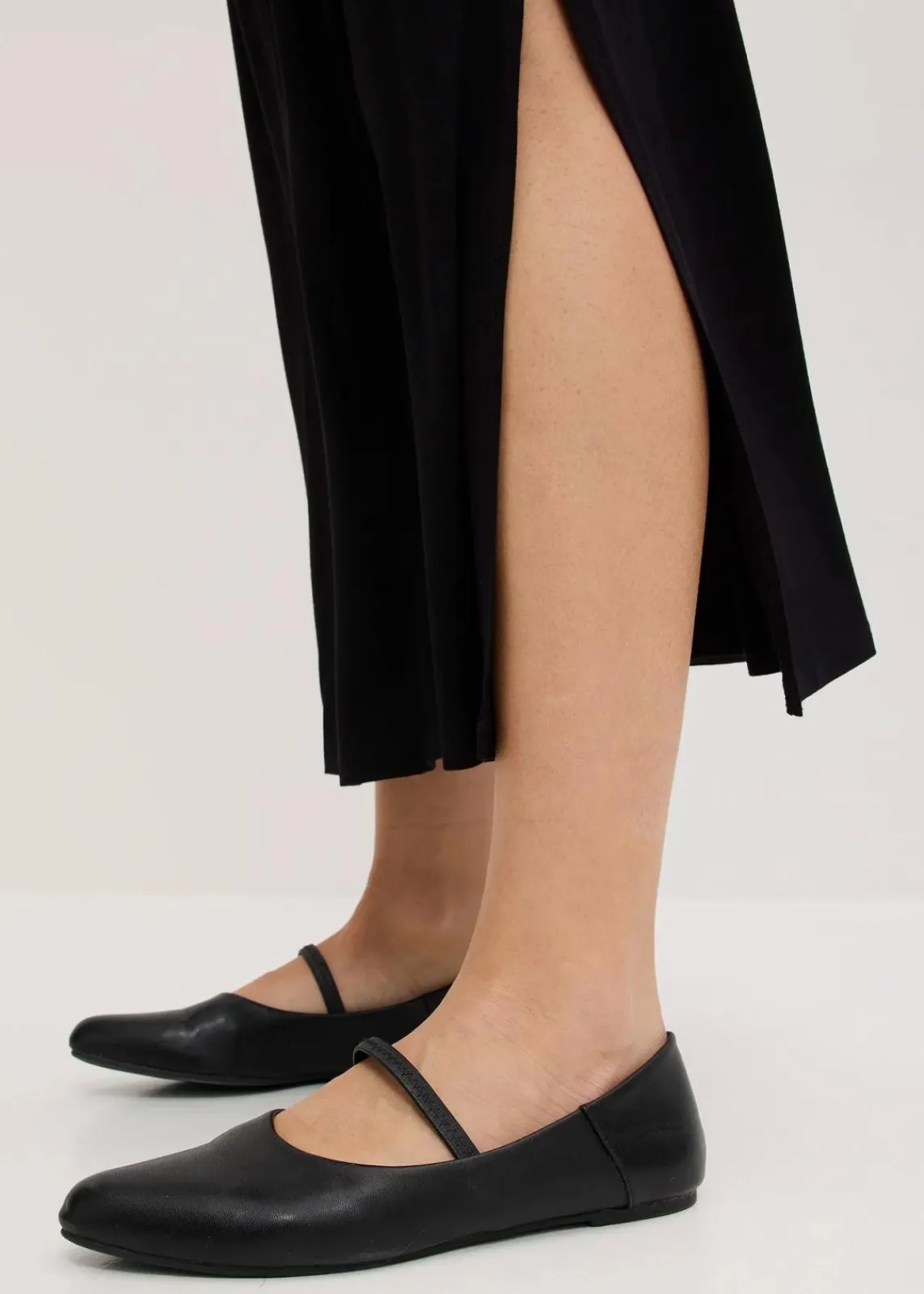 bonprix Nachhaltigere Materialien|Kleider^Jerseykleid mit Spitze schwarz
