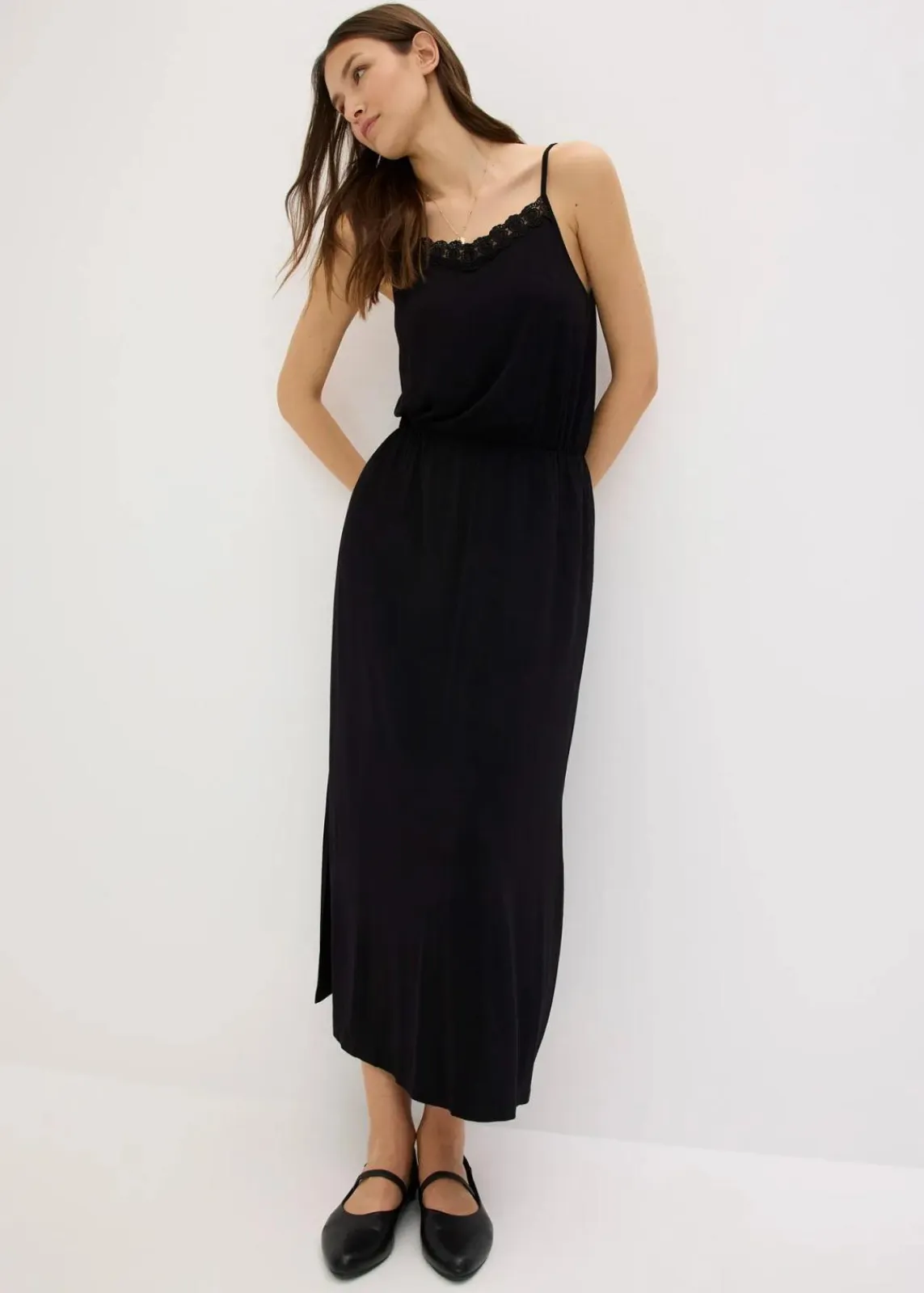 bonprix Nachhaltigere Materialien|Kleider^Jerseykleid mit Spitze schwarz