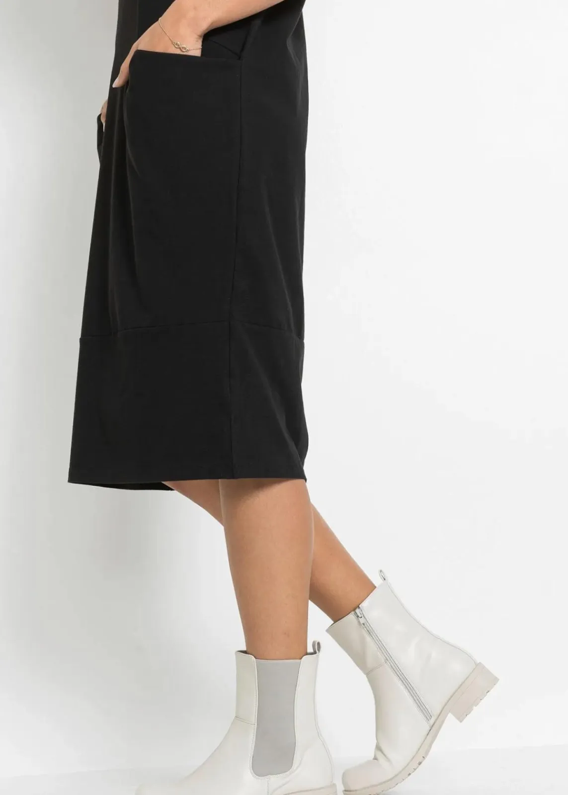 bonprix Bekleidung·Pullover & Strickjacken|Kleider^Jerseykleid mit Taschen schwarz