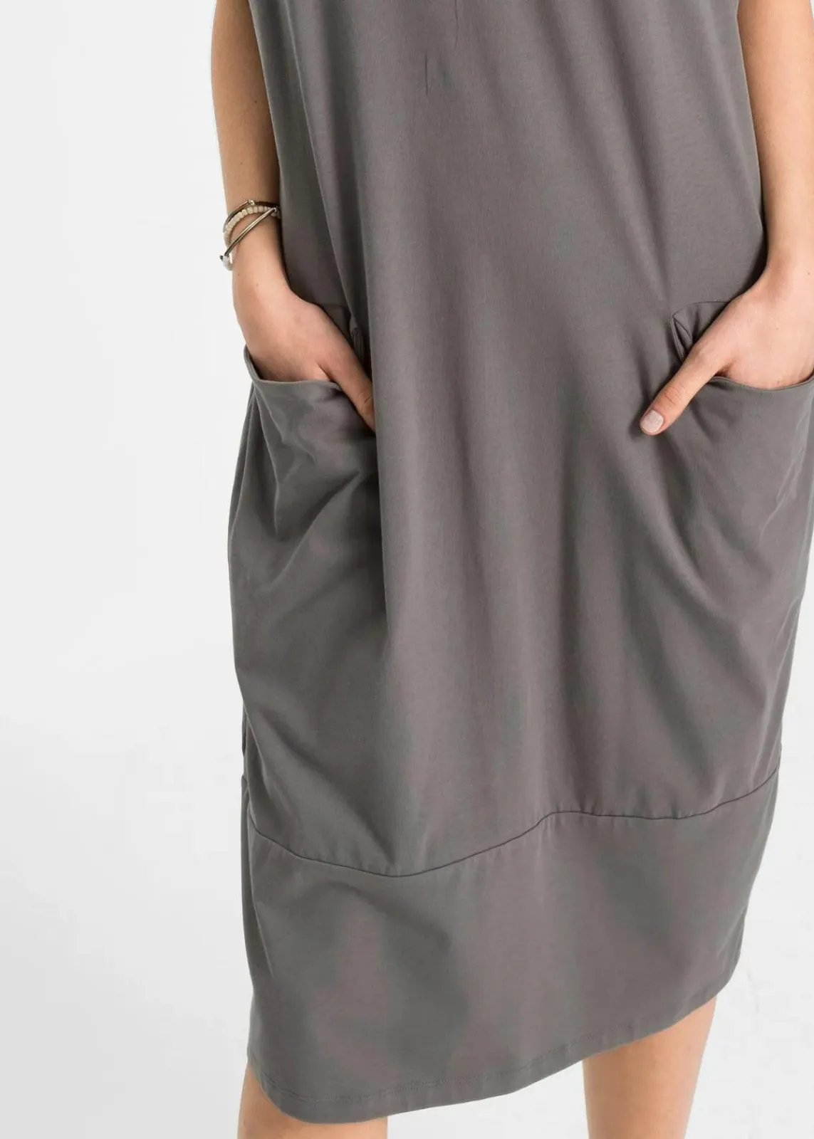 bonprix Bekleidung·Pullover & Strickjacken|Kleider^Jerseykleid mit Taschen grau