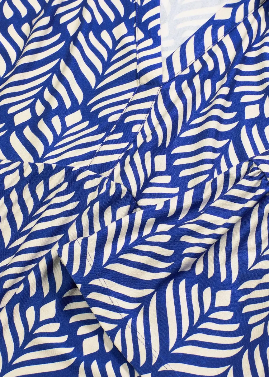 bonprix Bekleidung·Pullover & Strickjacken|Kleider^Jersey-Tunika-Kleid aus softem Viskose-Mix blau/weiß graphisch bedruckt