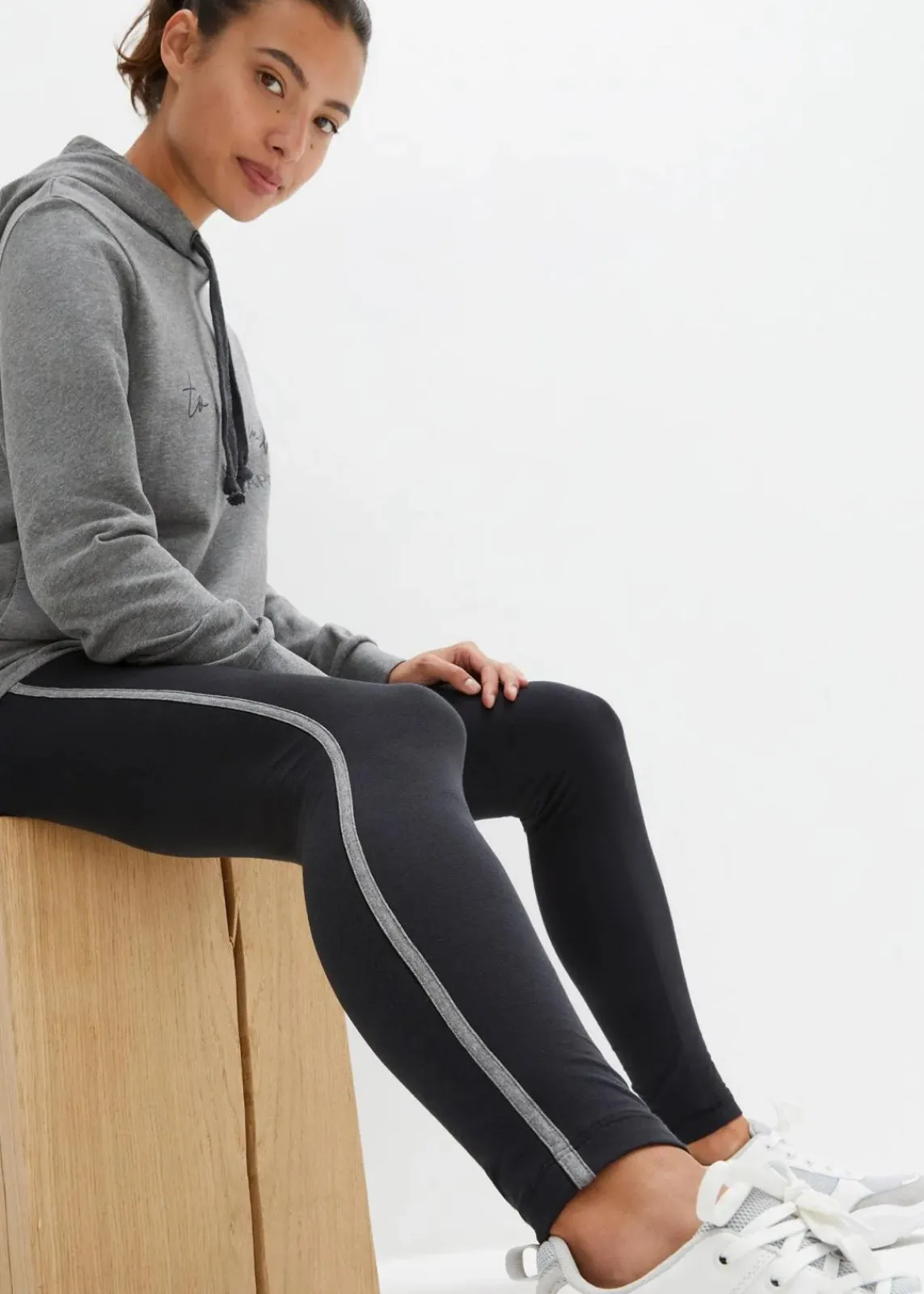 bonprix Sweat|Bekleidung·Kleider^Jogginganzug mit Long-Sweatshirt und Leggings (2-teilig) grau meliert/schwarz
