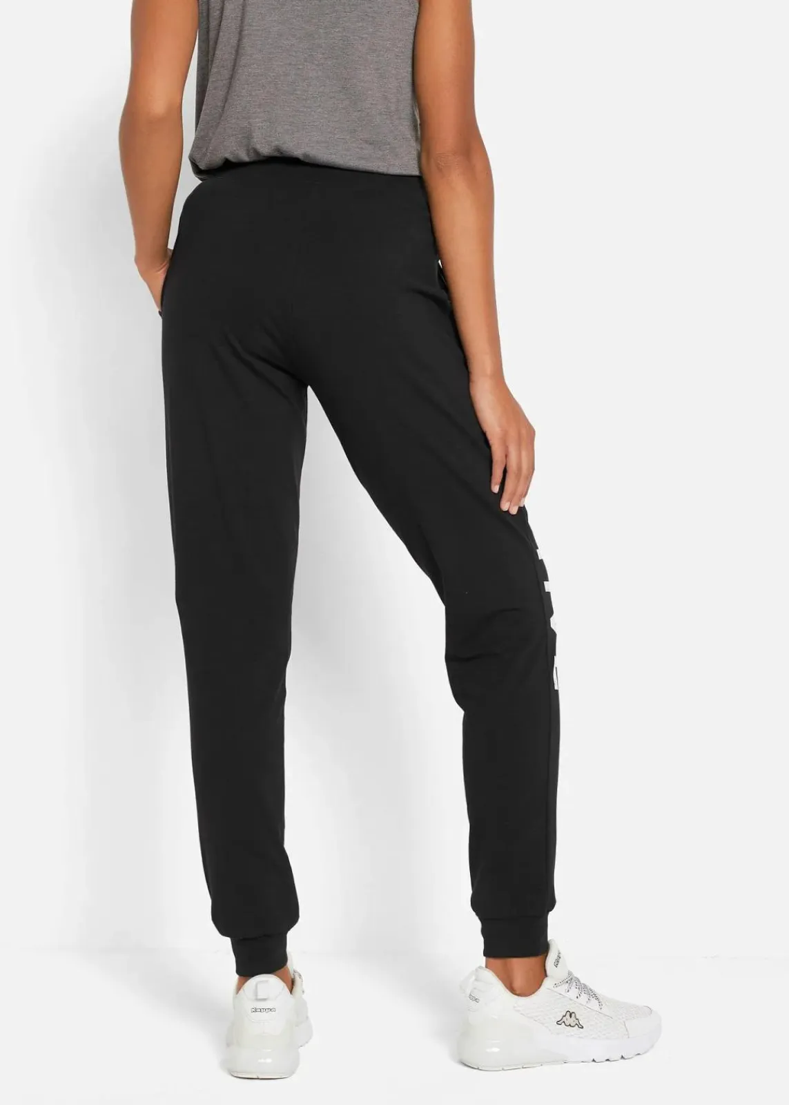 bonprix Bekleidung·Sweat|Bekleidung·Blusen & Tuniken^Jogginghose aus Baumwolle mit Druck, Loose Fit schwarz/weiß bedruckt