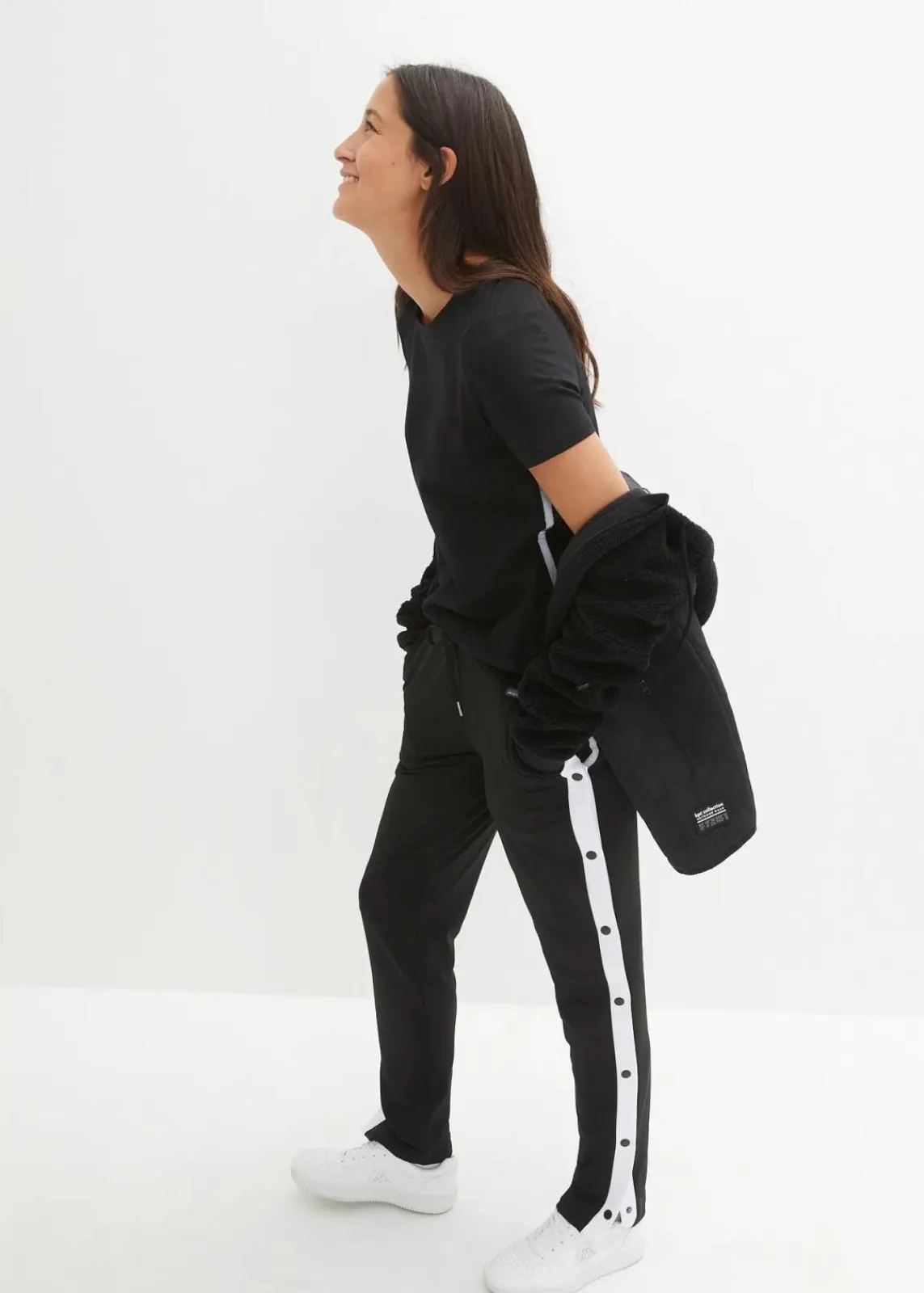 bonprix Hosen|Sweat^Jogginghose mit Druckknöpfen, schnelltrocknend schwarz