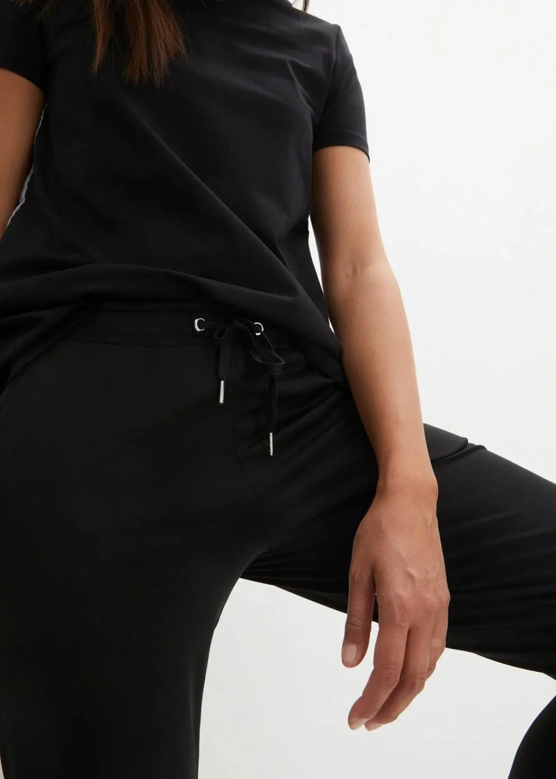 bonprix Hosen|Sweat^Jogginghose mit Druckknöpfen, schnelltrocknend schwarz