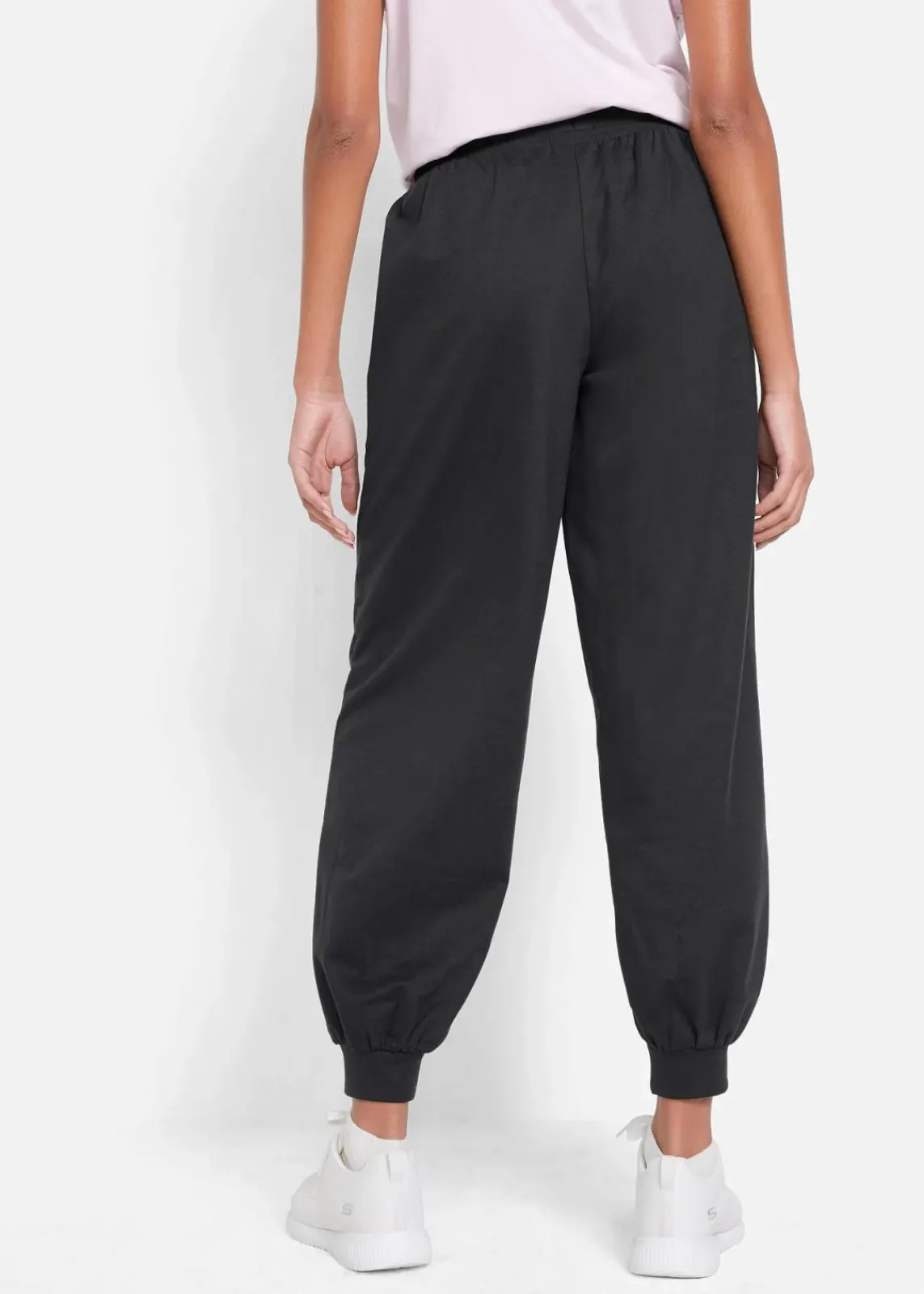 bonprix Sweat|Basics^Jogginghose mit elastischem Bund schwarz