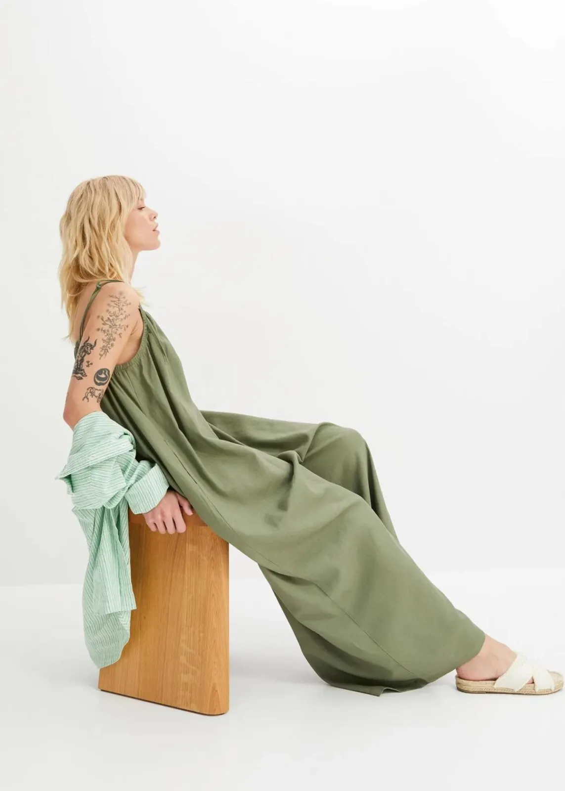 bonprix Nachhaltigere Materialien|Jumpsuits^Jumpsuit aus leichtem Leinen-Viskose-Mix oliv