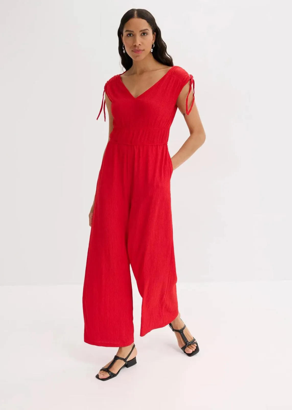 bonprix Nachhaltigere Materialien|Jumpsuits^Jumpsuit aus strukturiertem Crêpe tiefrot