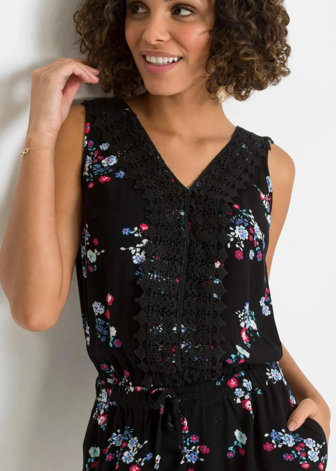bonprix Bekleidung·Homewear|Jumpsuits^Jumpsuit aus Viskose schwarz geblümt