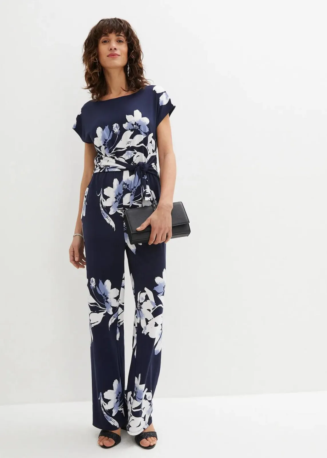 bonprix Kurzgrößen|Bekleidung·Homewear^Jumpsuit mit Bindeband dunkelblau/weiß geblümt