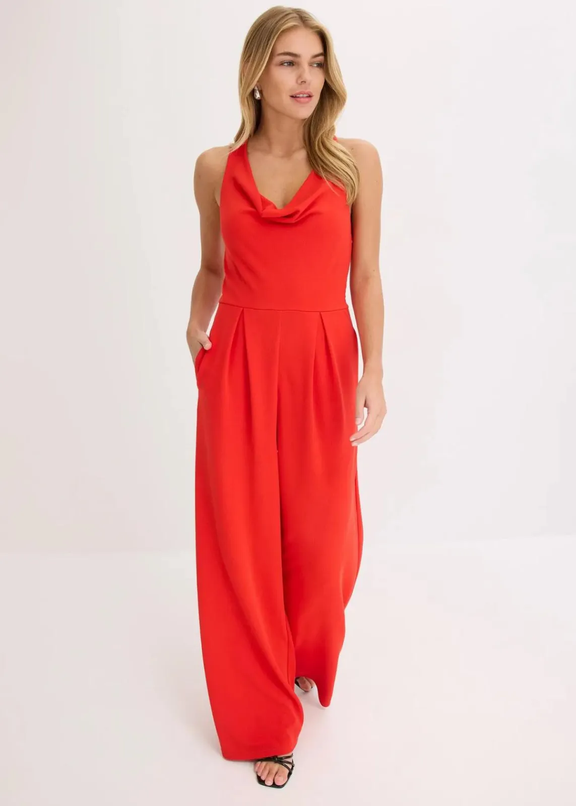 bonprix Jumpsuits^Jumpsuit mit Wasserfallausschnitt erdbeere