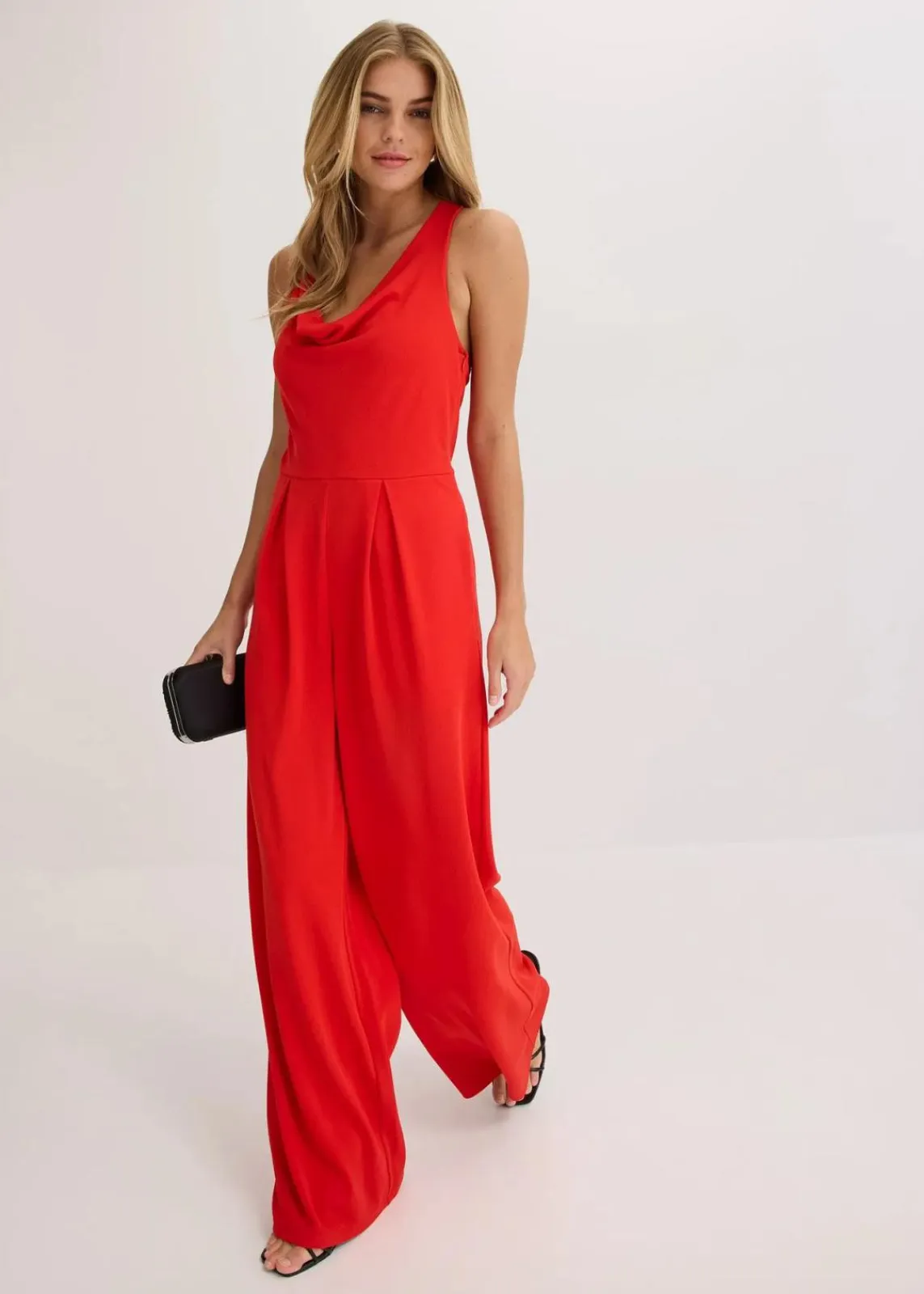 bonprix Jumpsuits^Jumpsuit mit Wasserfallausschnitt erdbeere