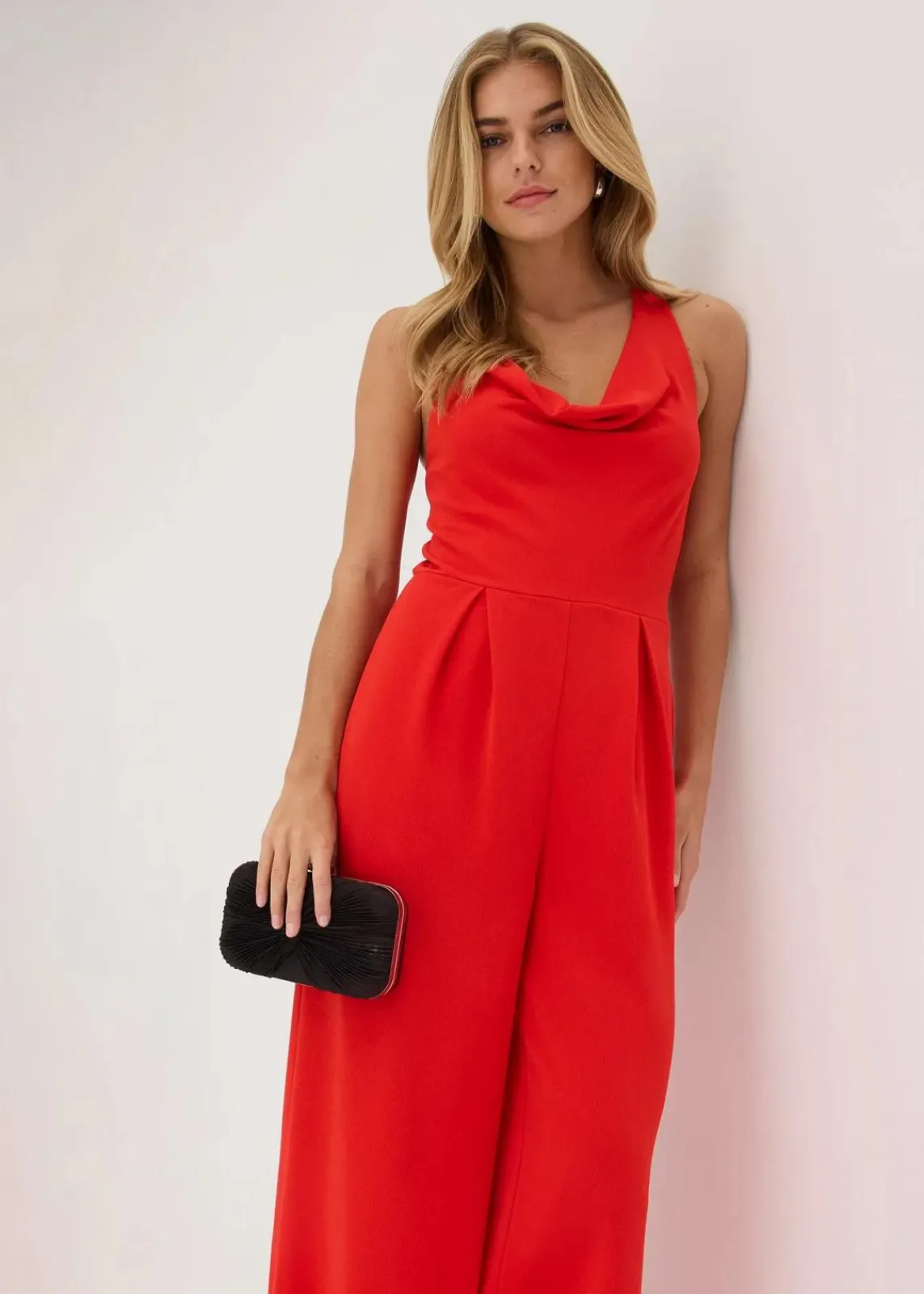 bonprix Jumpsuits^Jumpsuit mit Wasserfallausschnitt erdbeere