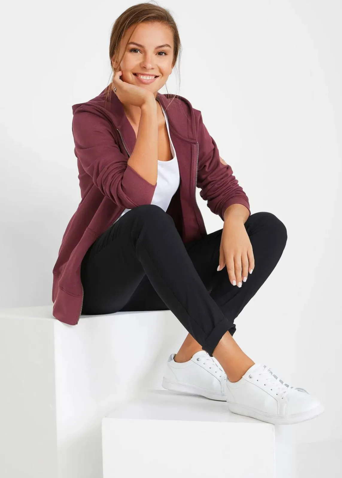 bonprix Sweat|Bekleidung·Blusen & Tuniken^Kapuzen-Sweatjacke aus reiner Baumwolle ahornrot