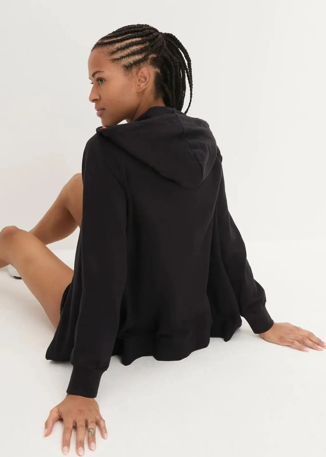 bonprix Bekleidung·Blusen & Tuniken|Sweat^Kapuzen-Sweatjacke aus reiner Baumwolle schwarz bedruckt