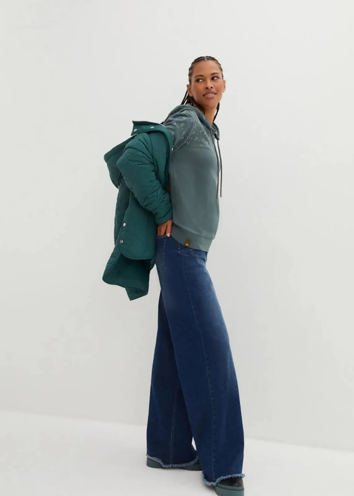 bonprix Nachhaltigere Materialien^Kapuzensweatshirt mit Reißverschluss aus reiner Baumwolle eukalyptusgrün
