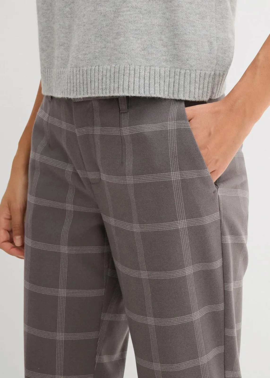 bonprix Hosen|Nachhaltigere Materialien^Karierte Chinohose rauchgrau kariert