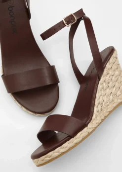 bonprix Sommerschuhe^Keilsandaletten terrabraun