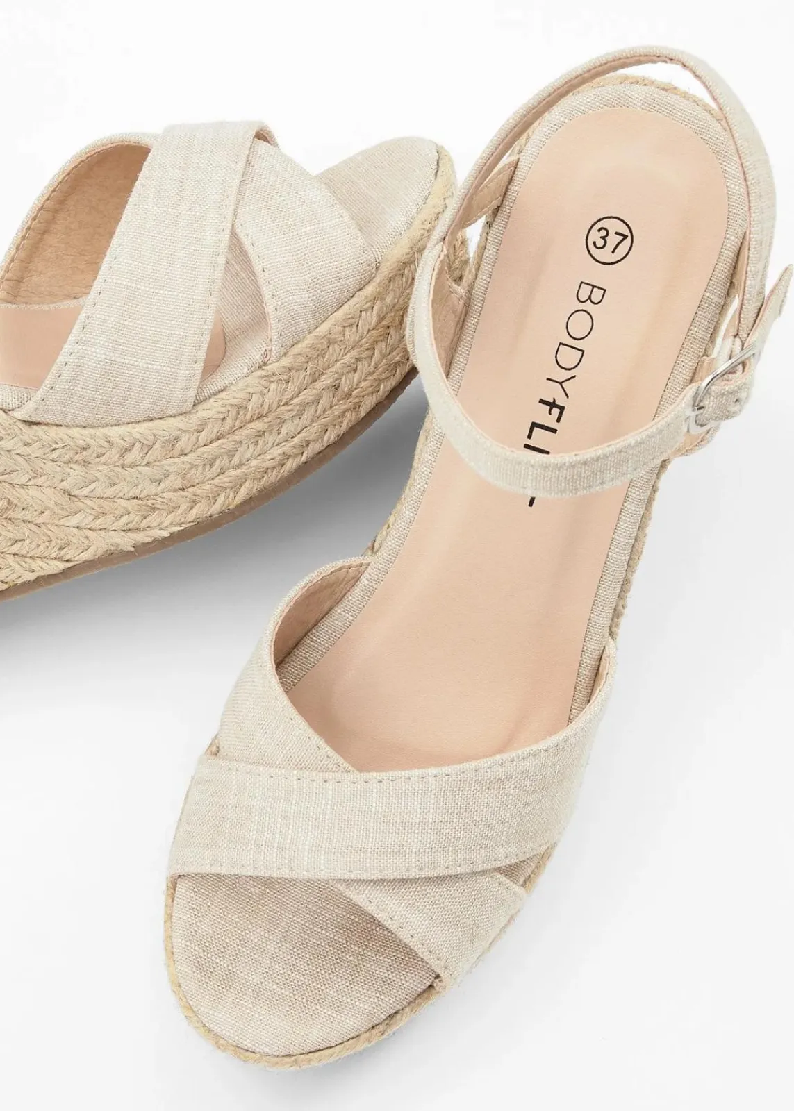 bonprix Sommerschuhe^Keilsandaletten in Bast-Optik beige