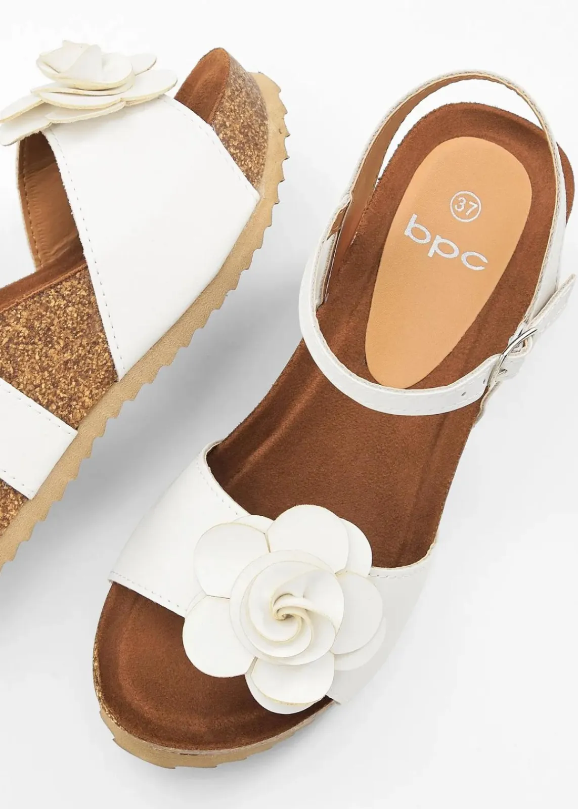 bonprix Sommerschuhe^Keilsandaletten mit Blüten weiß