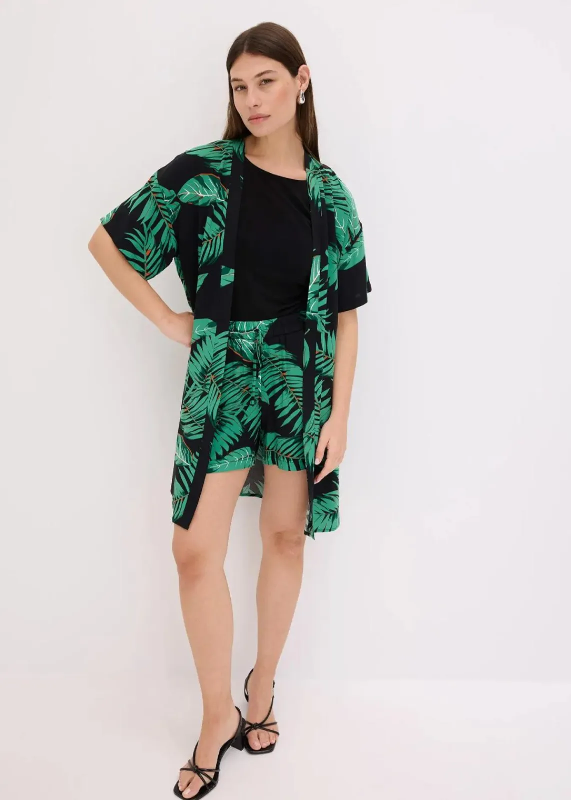 bonprix Zweiteiler & Sets|Blusen & Tuniken^Kimono-Bluse aus fließender Viskose schwarz floral