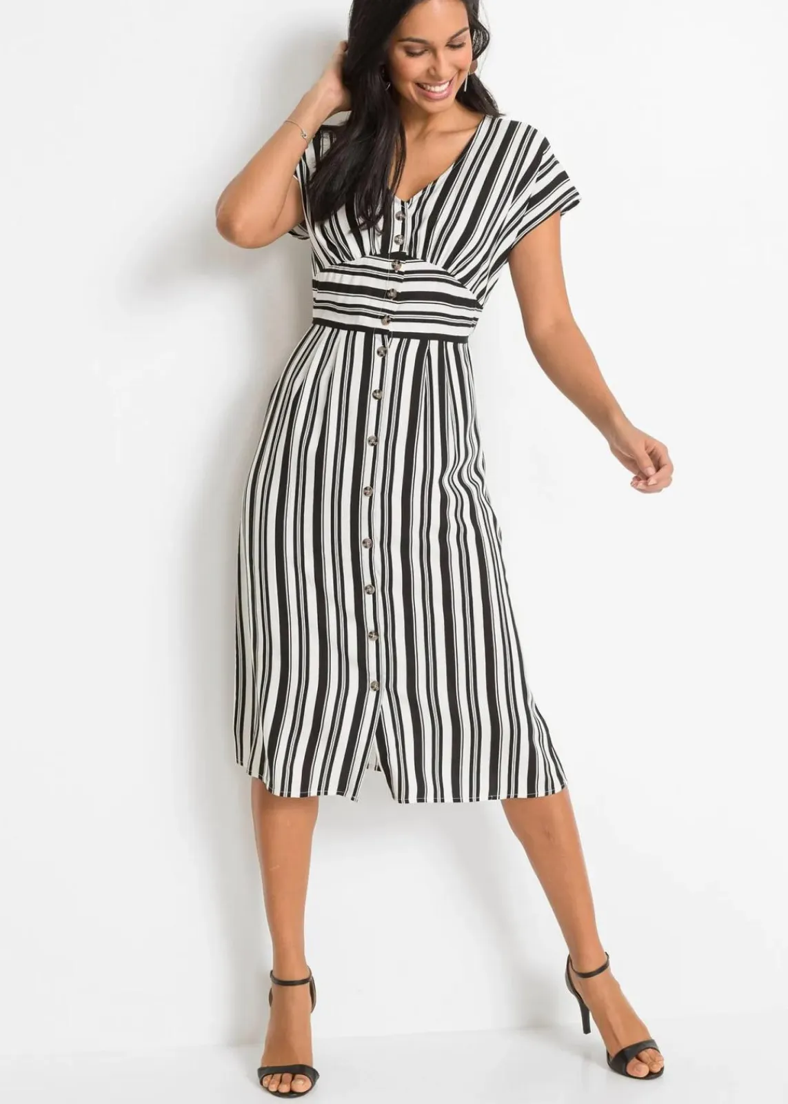 bonprix Nachhaltigere Materialien|Kleider^Kleid schwarz/weiß gestreift