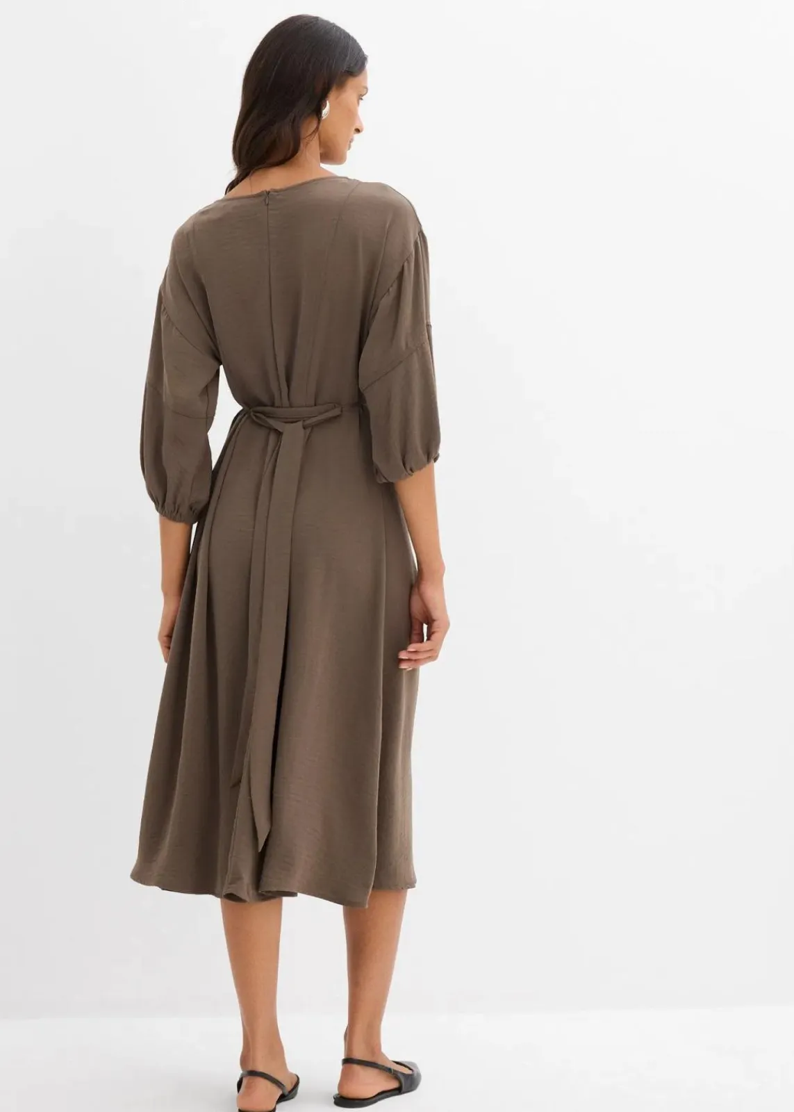 bonprix Kleider|Bekleidung·Pullover & Strickjacken^Kleid aus Crinkleware lehmbraun