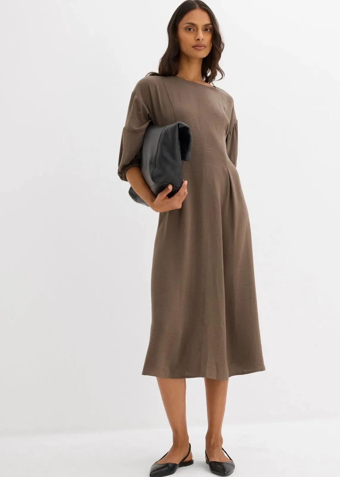 bonprix Kleider|Bekleidung·Pullover & Strickjacken^Kleid aus Crinkleware lehmbraun
