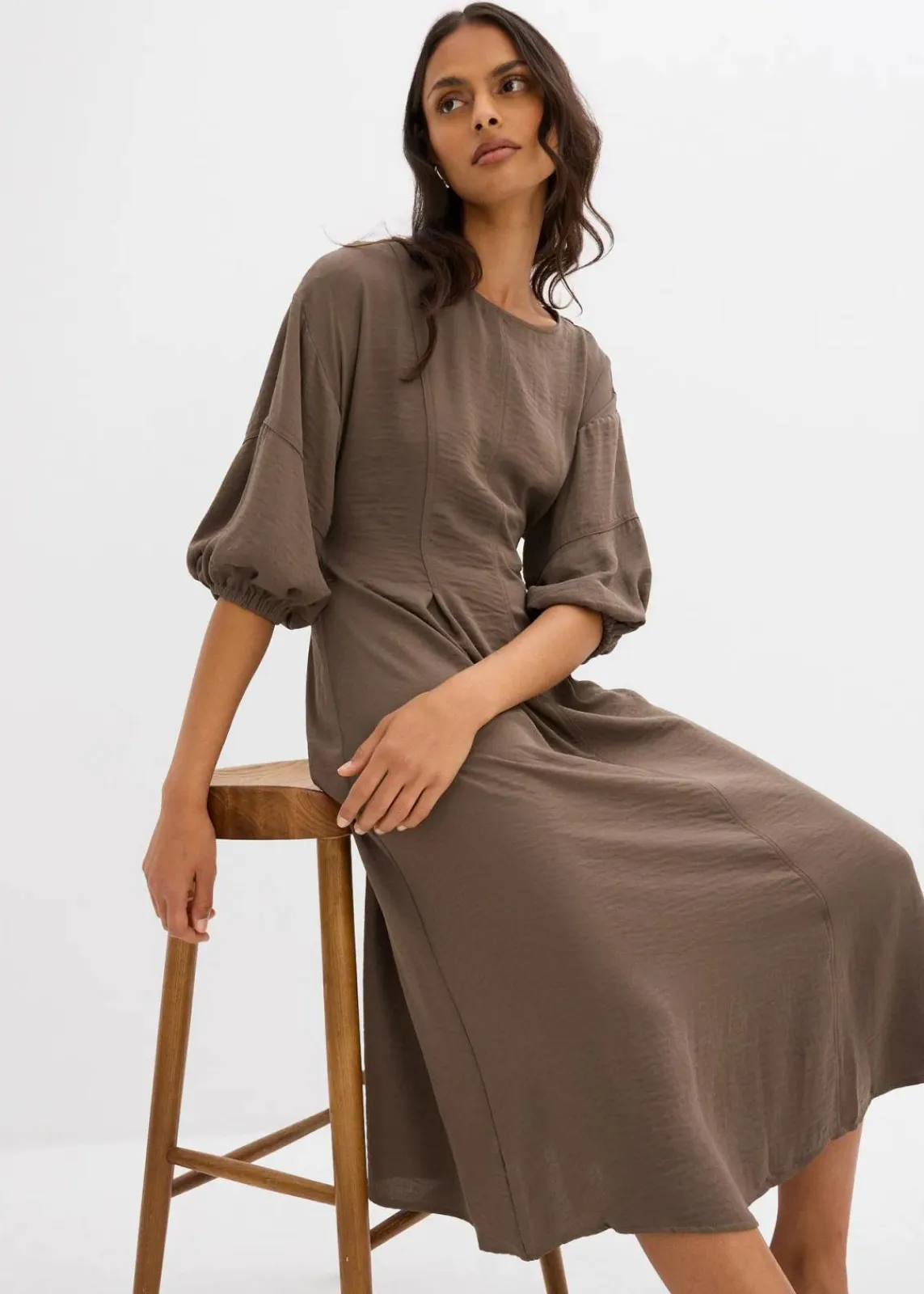 bonprix Kleider|Bekleidung·Pullover & Strickjacken^Kleid aus Crinkleware lehmbraun