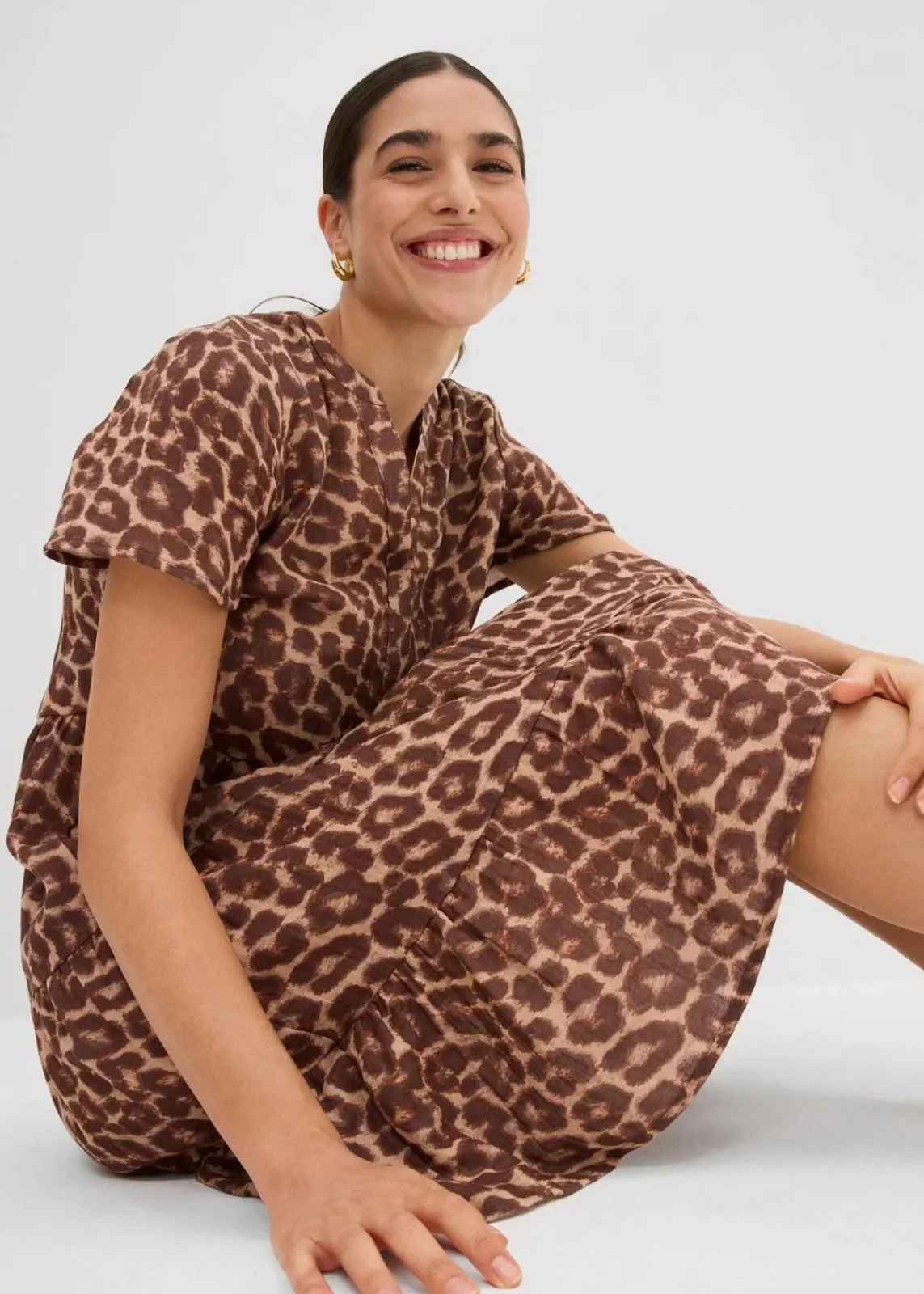 bonprix Kleider|Bekleidung·Pullover & Strickjacken^Kleid aus weichem Musselin braun/mittelbraun/maronenbraun/naturstein/mandelbeige leo bedruckt