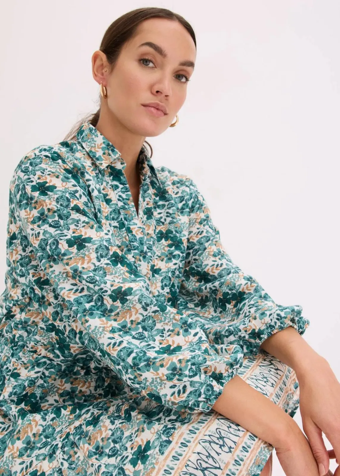 bonprix Bekleidung·Pullover & Strickjacken|Kleider^Kleid im Leinen-Look wollweiß/pfeffergrün bedruckt