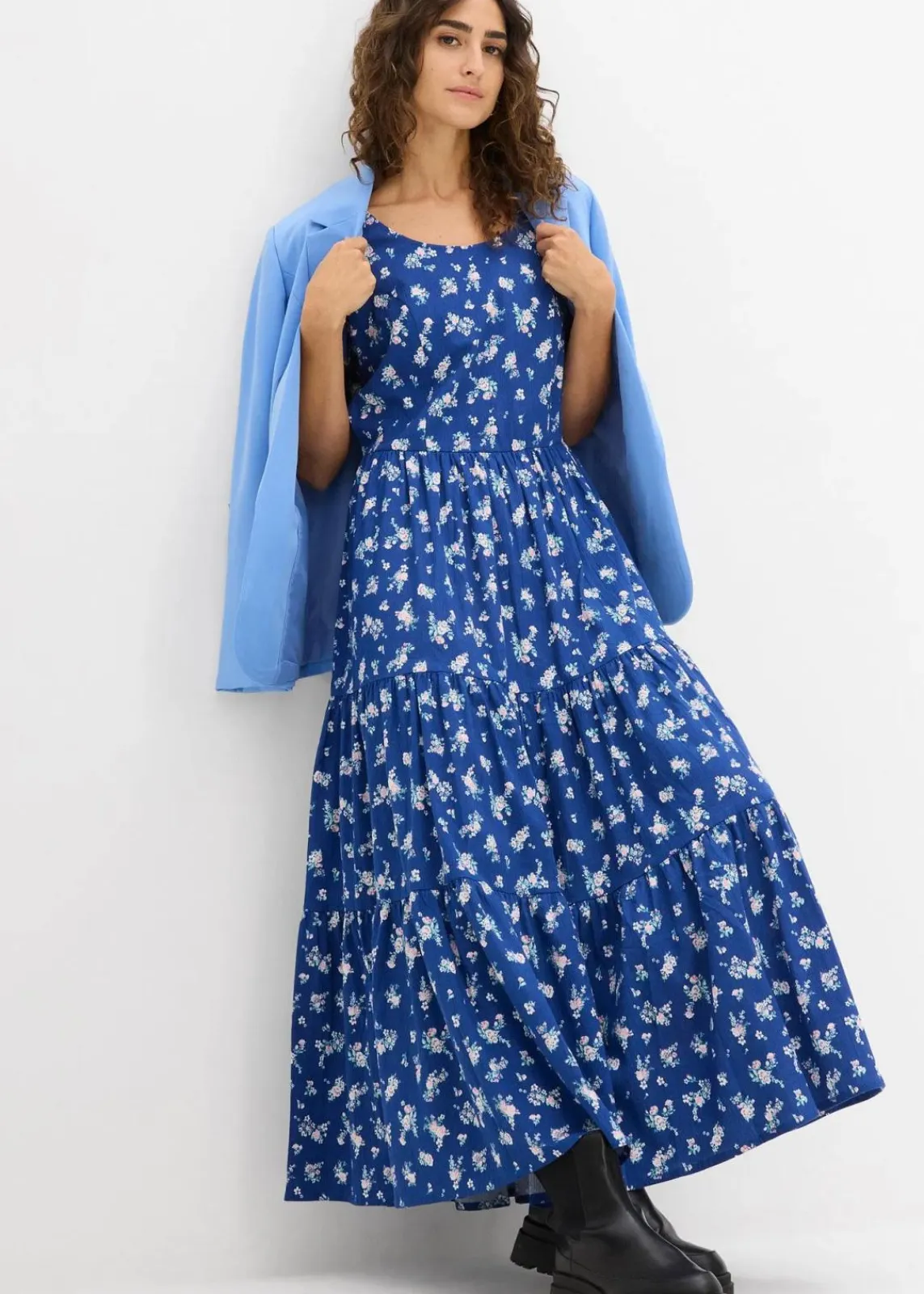 bonprix Kleider|Bekleidung·Pullover & Strickjacken^Kleid mit kurzen Ärmeln enzianblau/topazblau/hellblau geblümt