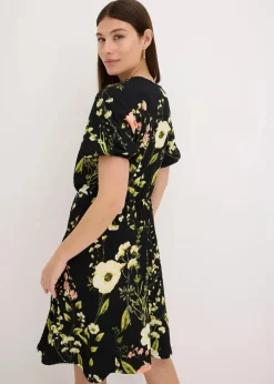 bonprix Bekleidung·Pullover & Strickjacken|Kleider^Kleid mit Puffärmeln schwarz floral