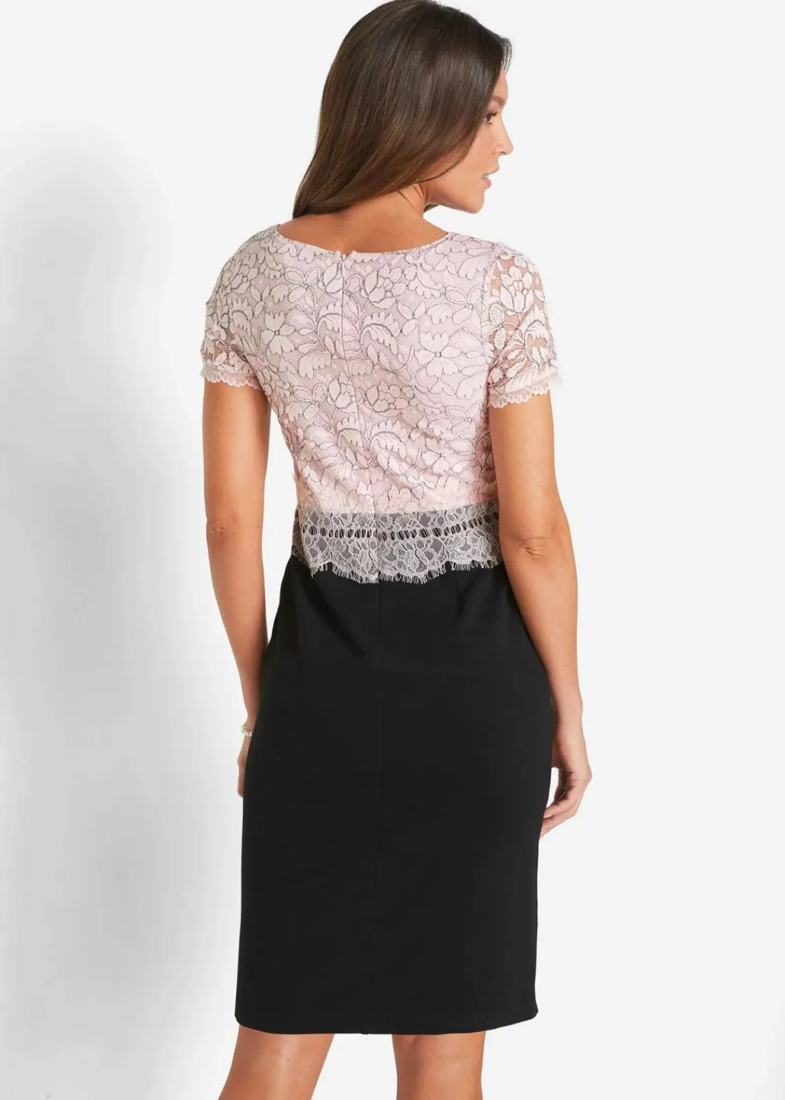 bonprix Kleider^Kleid mit Spitze schwarz/zartrosa