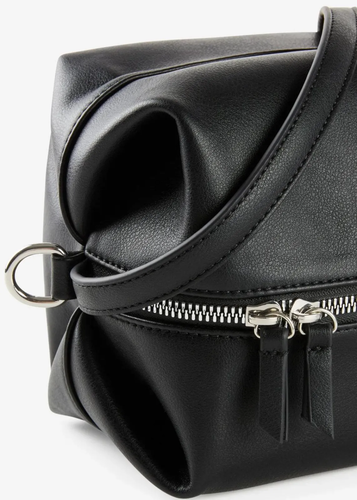 bonprix Taschen^kleine Umhängetasche schwarz