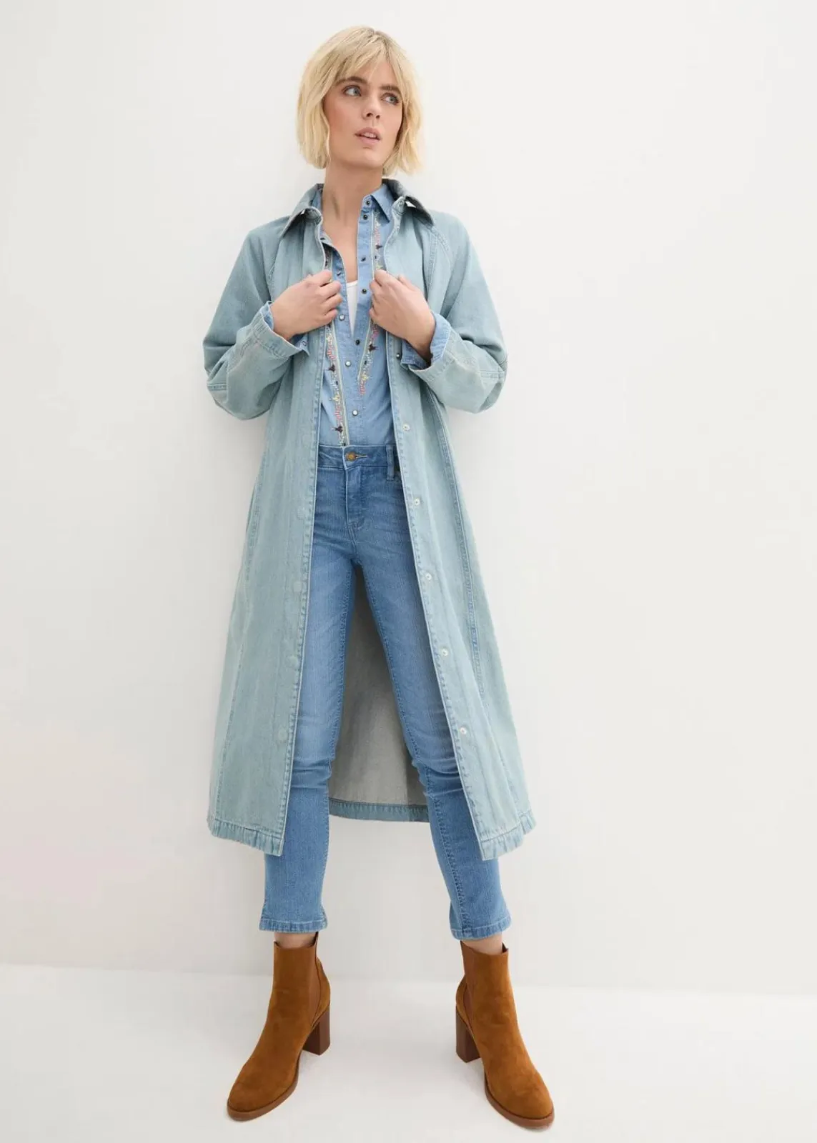 bonprix Bekleidung·Shirts & Tops|Jeans^Komfort-Stretch-7/8-Jeans mit Schlitz hellblau denim used
