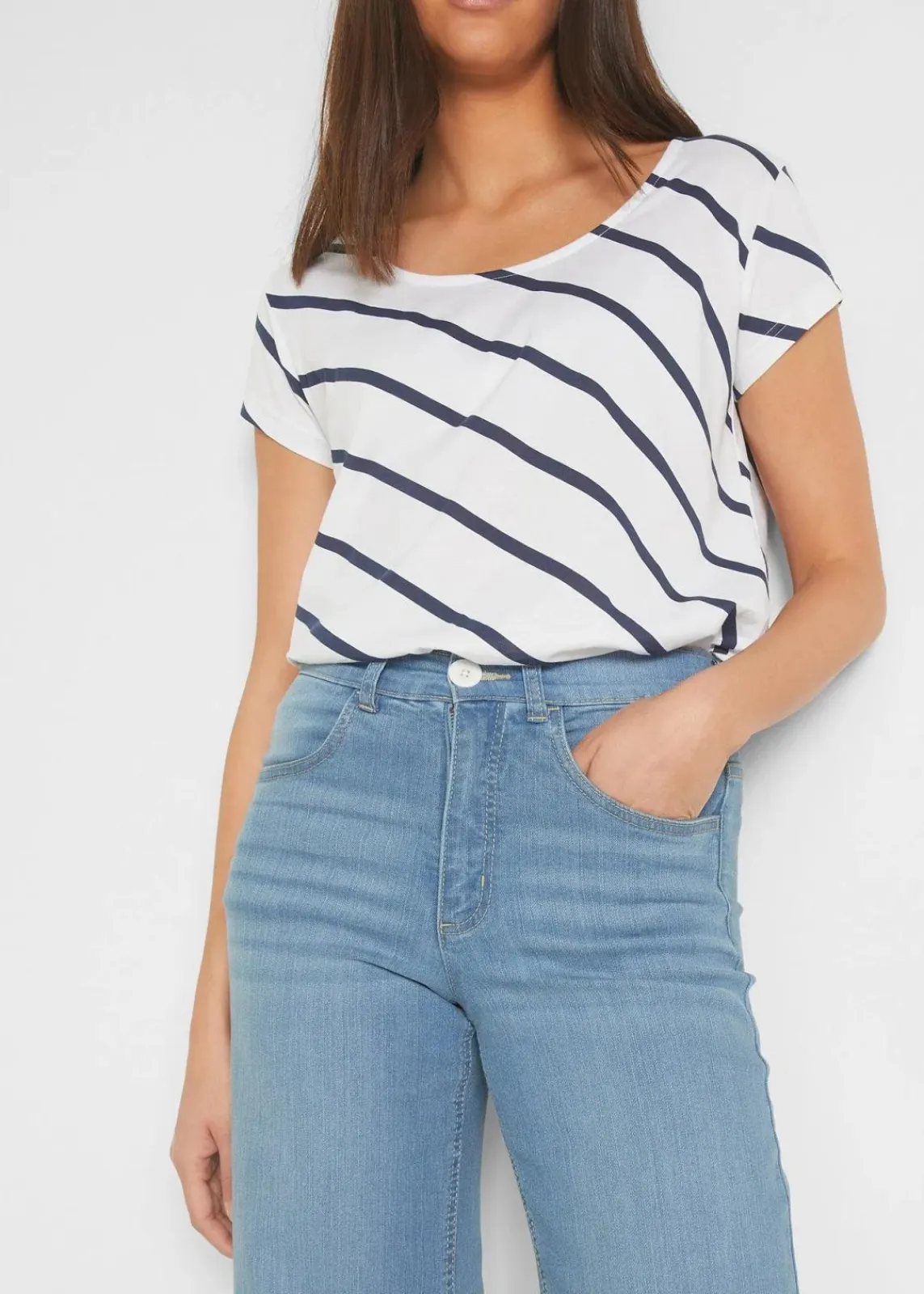 bonprix Jeans|Bekleidung·Shirts & Tops^7/8-Komfort-Stretch-Jeans, Wide Fit hellblau denim used