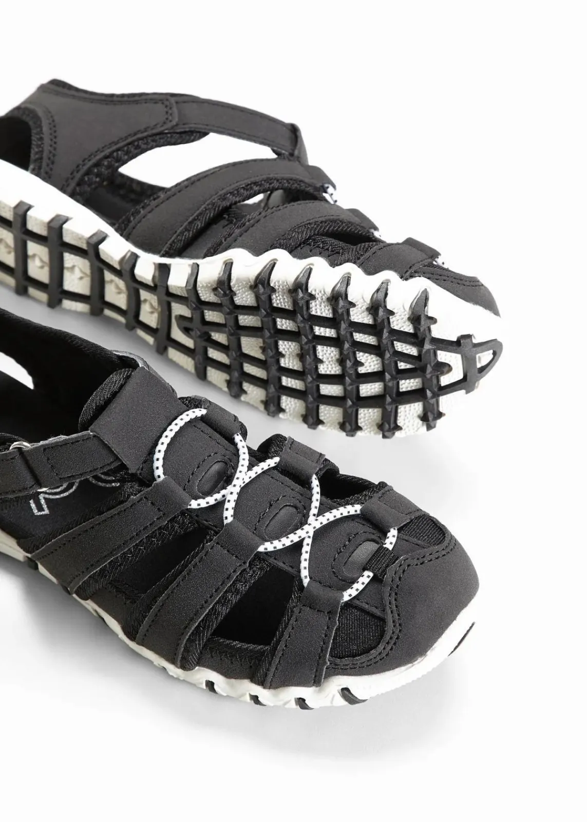bonprix Schuhe & Accessoires In Spezialgrößen·Schuhe In Übergröße|Sommerschuhe^Komfort-Trekkingsandalen mit Profilsohle schwarz