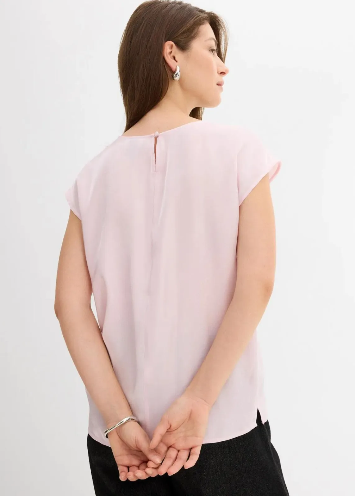 bonprix Bekleidung·Jacken & Mäntel|Blusen & Tuniken^Kurzarmbluse aus glänzendem Satin puderflieder